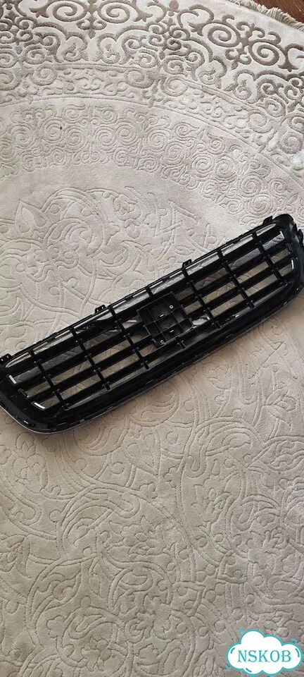 Решетка радиатора Volvo s40 фото 4