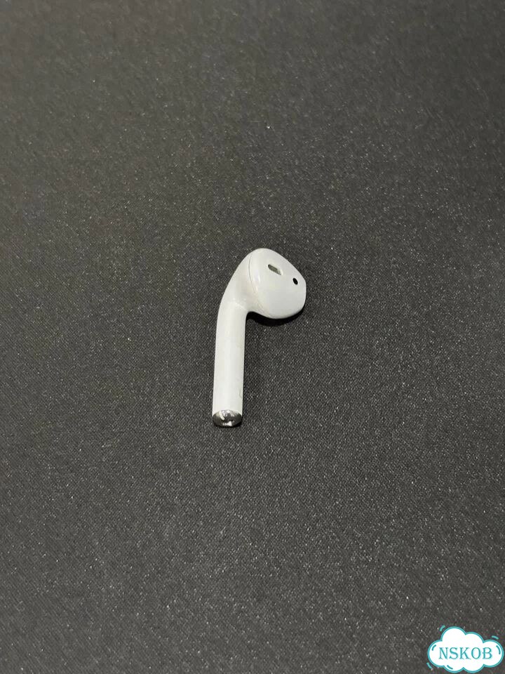 Оригинальный левый наушник Apple AirPods (б/у) фото 2