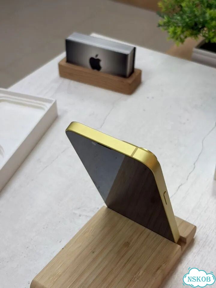 iPhone 14, 128 ГБ, SIM + eSIM фото 3
