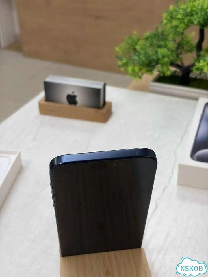 iPhone 15 Pro Max, 512 ГБ, SIM + eSIM фото 3