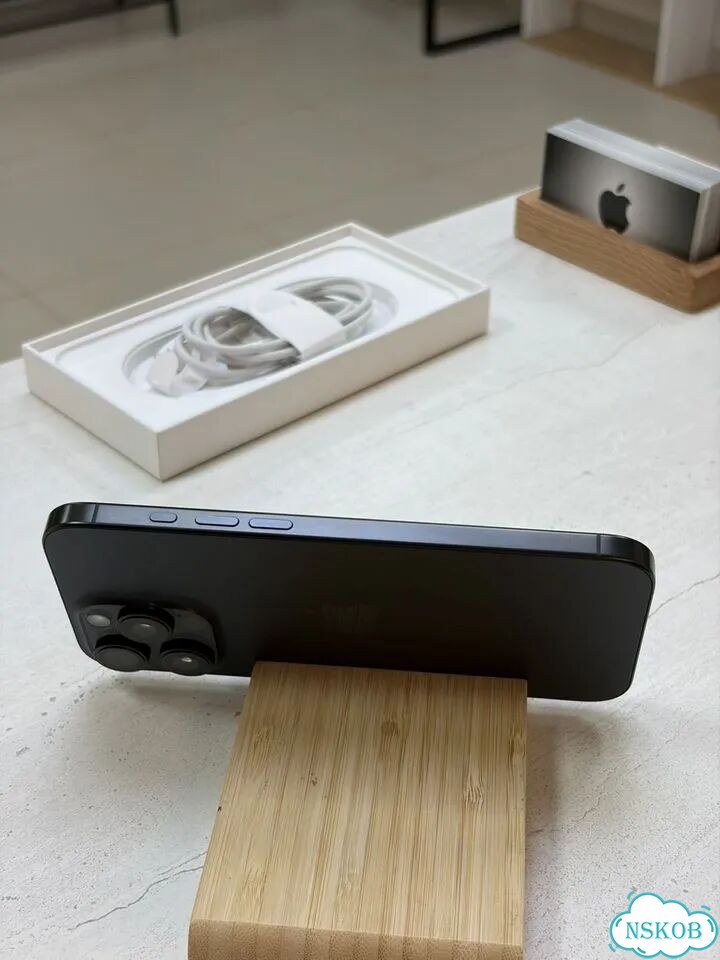 iPhone 16 Pro Max, 256 ГБ, eSIM фото 8