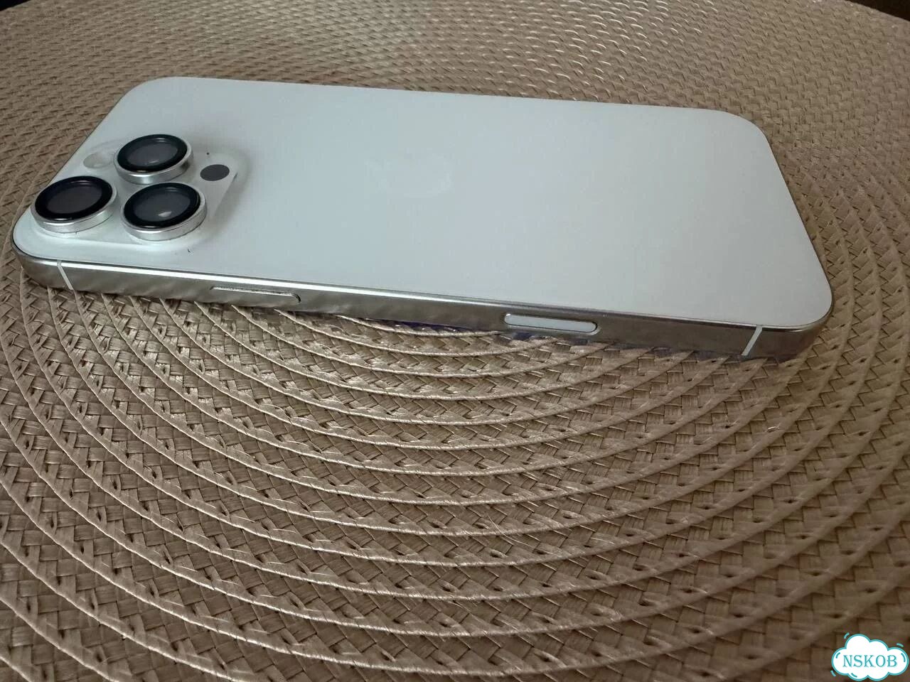 iPhone 16 Pro Max, 256 ГБ, SIM + eSIM фото 2