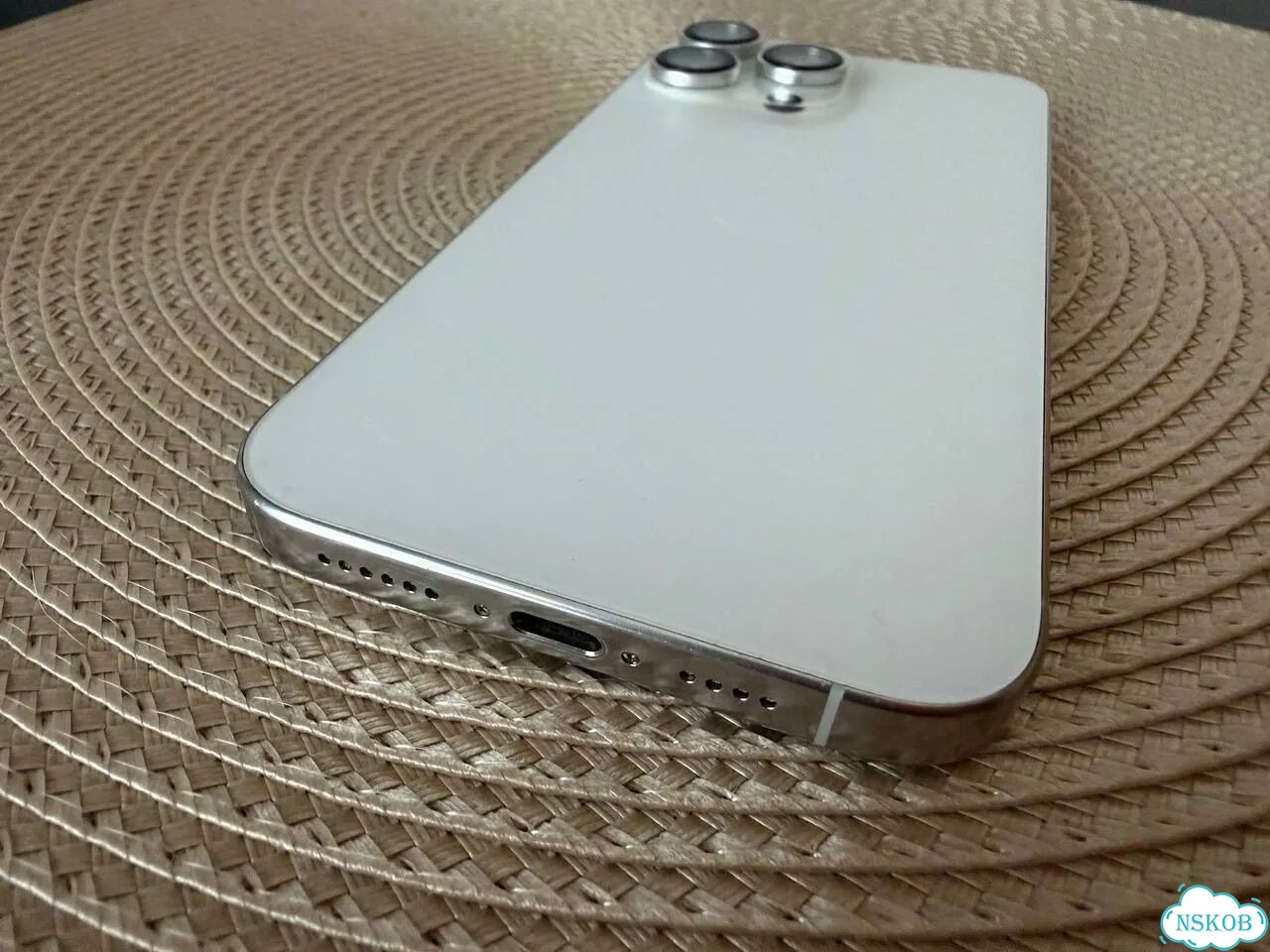iPhone 16 Pro Max, 256 ГБ, SIM + eSIM фото 4