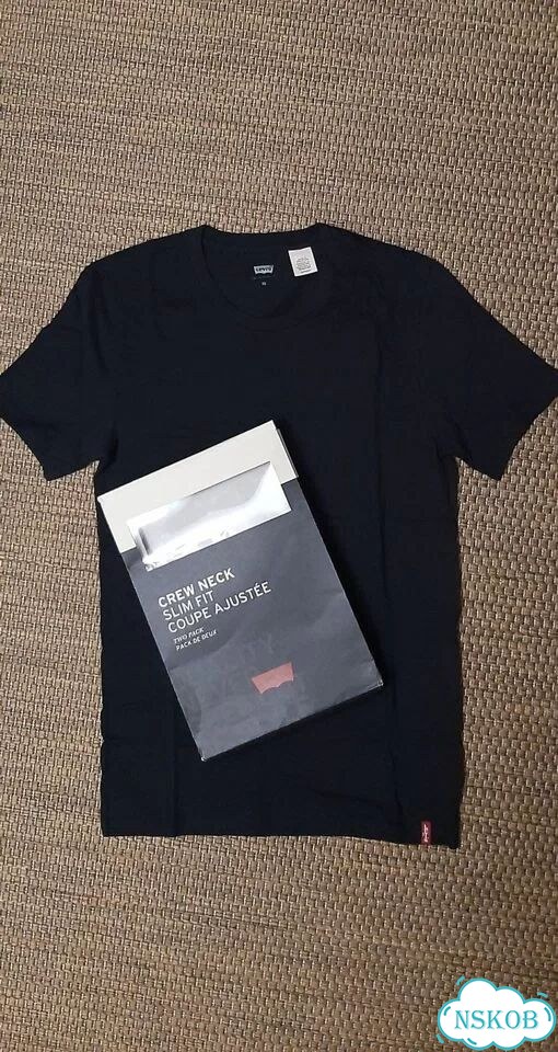 1 из комплекта новая футболка Levi's, XS фото 1