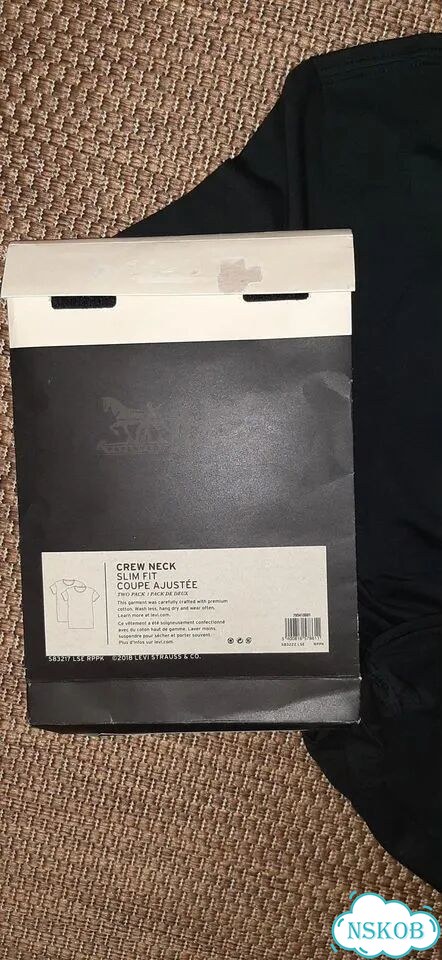 1 из комплекта новая футболка Levi's, XS фото 4