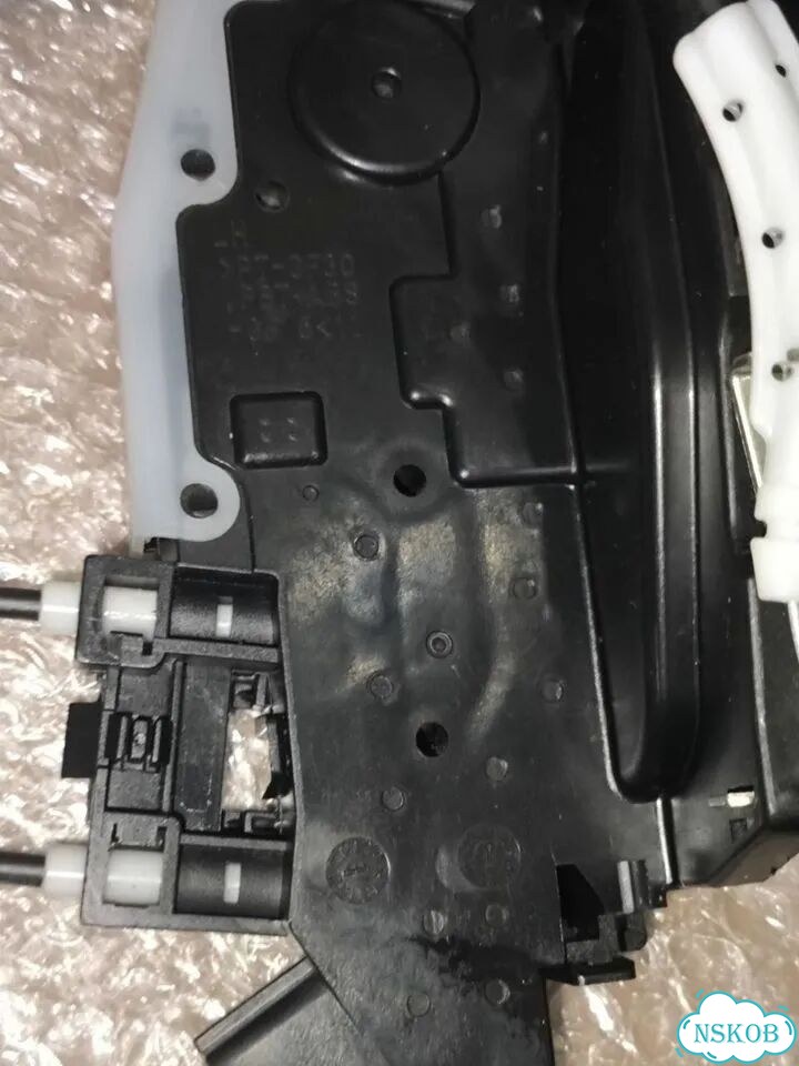 Замок водительской двери Nissan Almera G15 (новый) фото 3