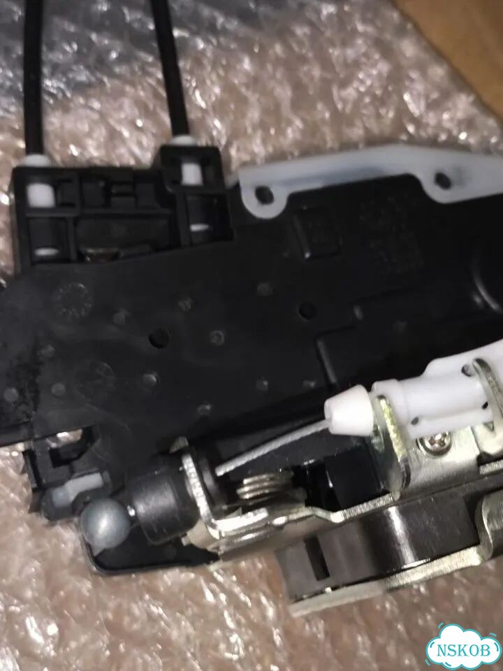 Замок водительской двери Nissan Almera G15 (новый) фото 4