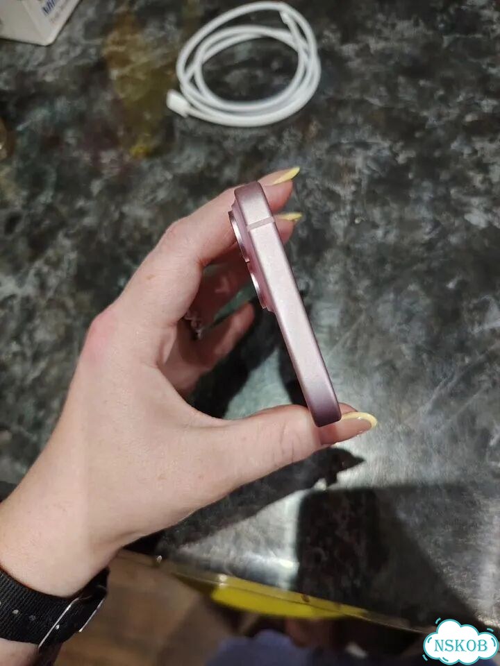 iPhone 15, 128 ГБ, SIM + eSIM фото 2