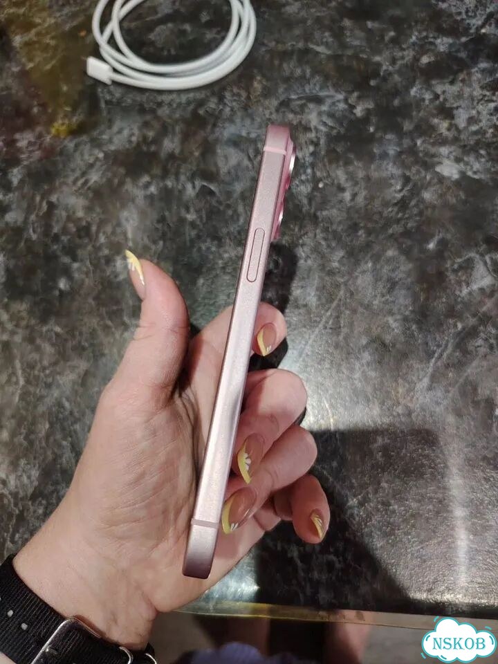 iPhone 15, 128 ГБ, SIM + eSIM фото 3