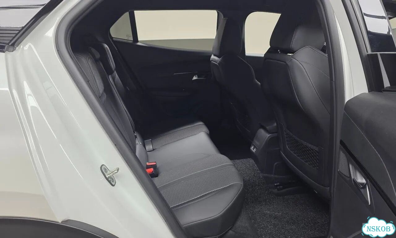 Peugeot 2008 1.5 AT, 2023, 31 000 км фото 27