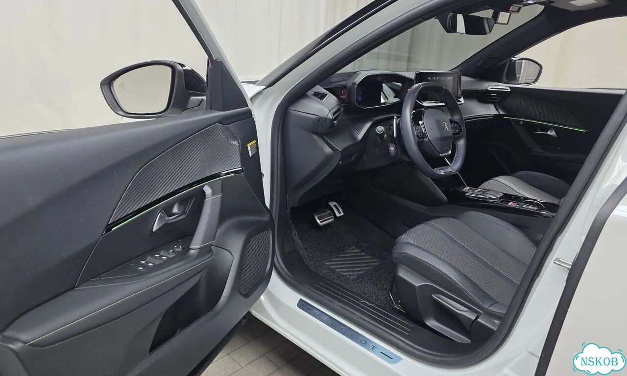 Peugeot 2008 1.5 AT, 2023, 31 000 км фото 8