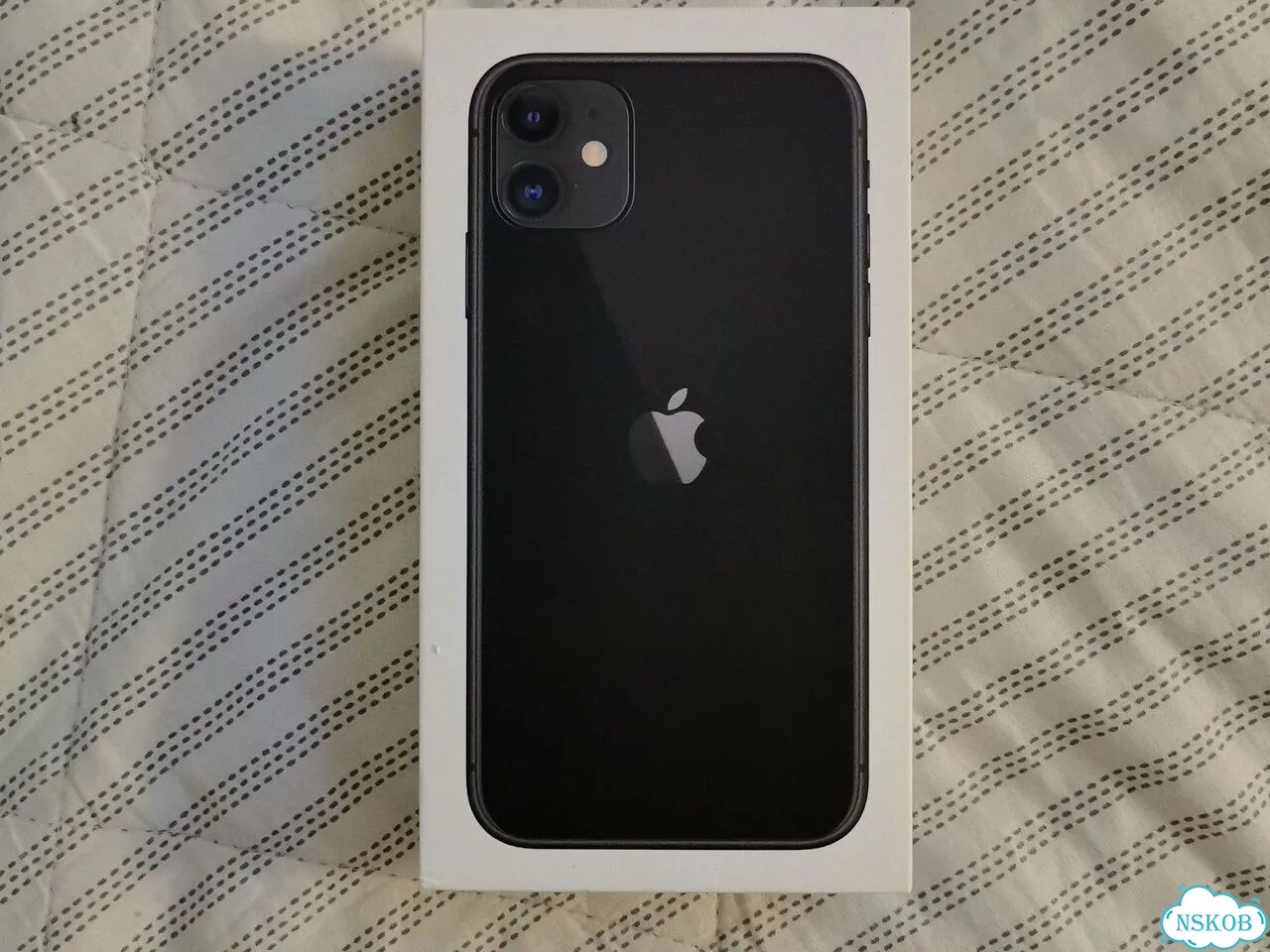 iPhone 11, 128 ГБ, SIM + eSIM фото 1