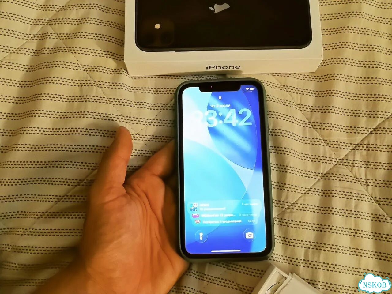 iPhone 11, 128 ГБ, SIM + eSIM фото 2