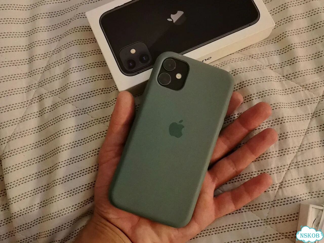 iPhone 11, 128 ГБ, SIM + eSIM фото 3