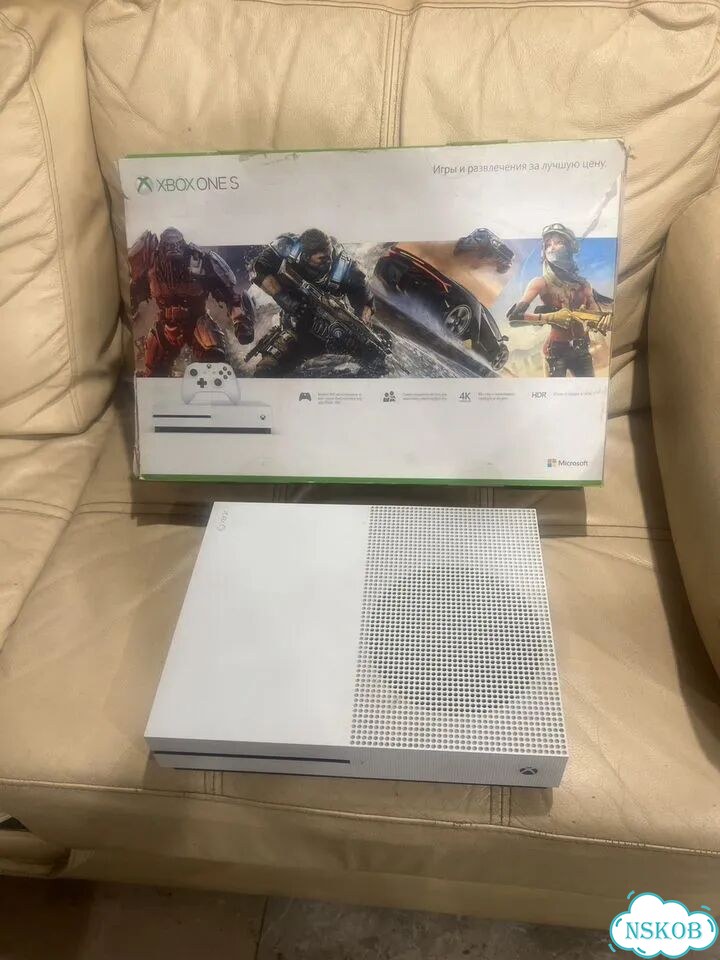 Xbox one s 1tb 2 геймпада фото 1