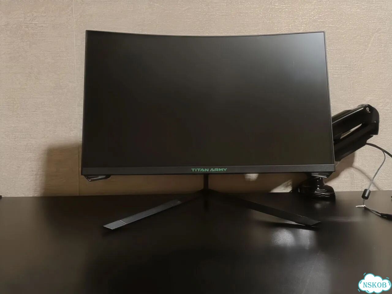 Монитор 180Hz Titan army фото 1