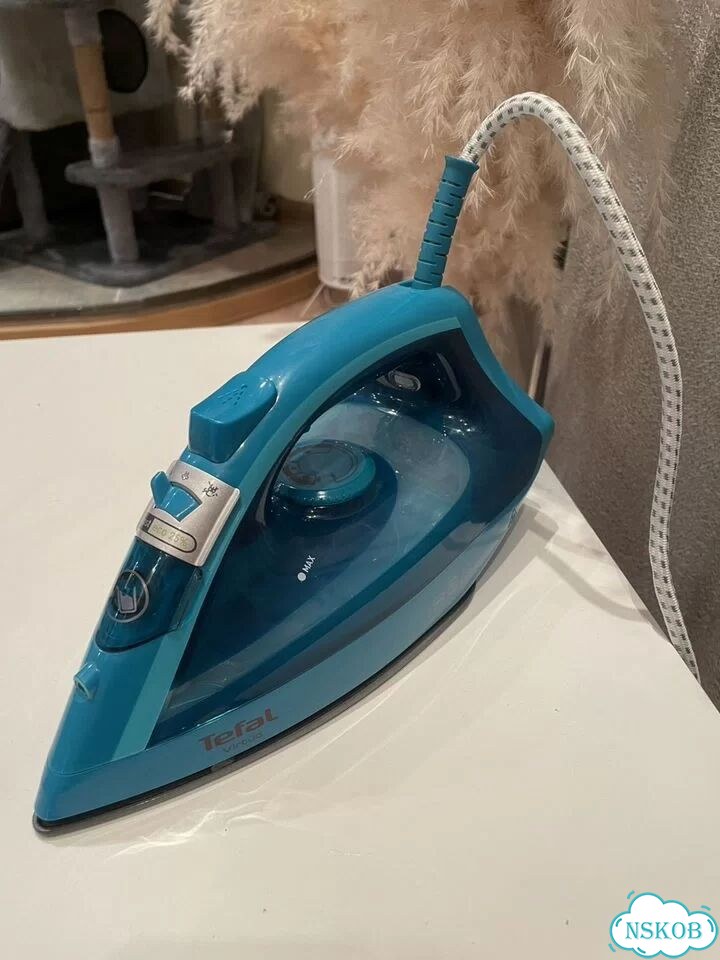 Утюг Tefal Virtuo FV1712E0 бирюзовый фото 2