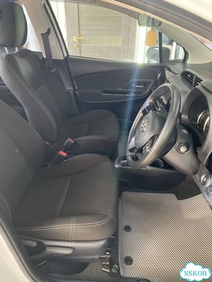 Toyota Vitz 1.3 CVT, 2019, 99 000 км фото 14