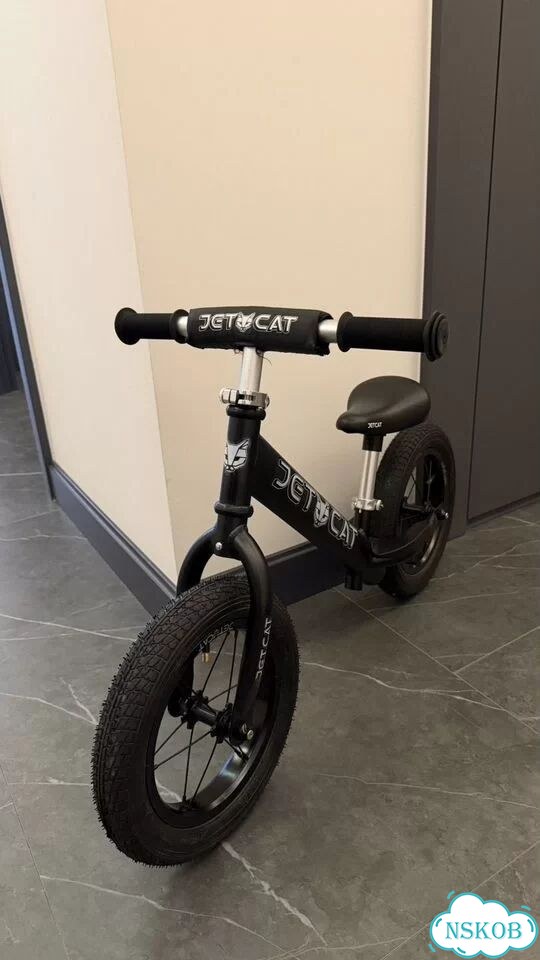 Беговел jetcat 12 sport SLT AIR black фото 1