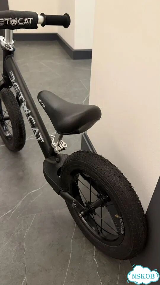 Беговел jetcat 12 sport SLT AIR black фото 4