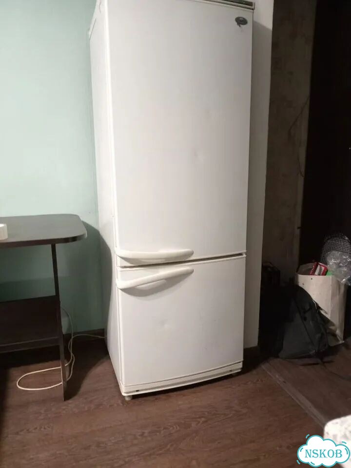 Холодильник бу фото 1
