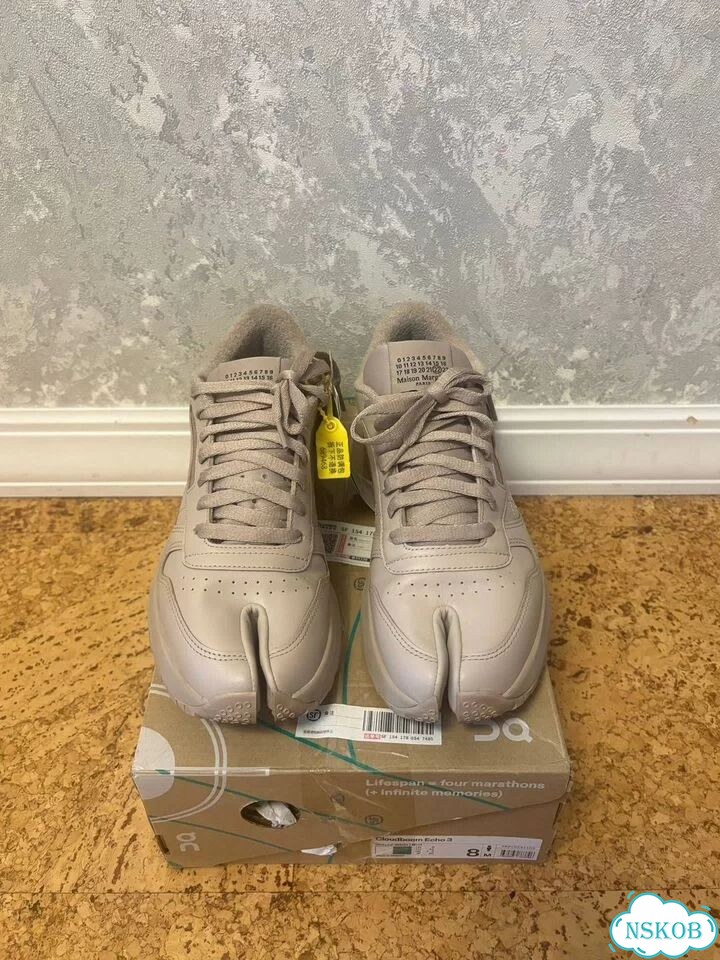 Maison Margiela Reebok Tabi Low фото 1