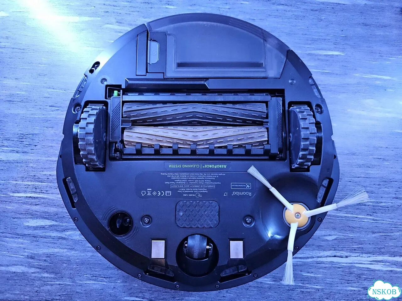 Робот-пылесос iRobot Roomba i7 фото 2