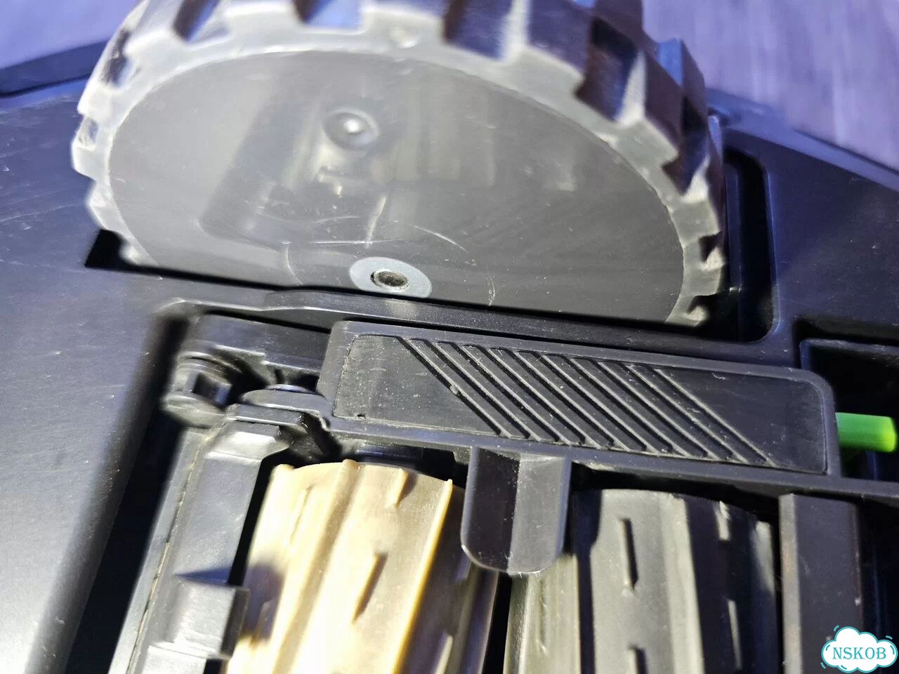Робот-пылесос iRobot Roomba i7 фото 6