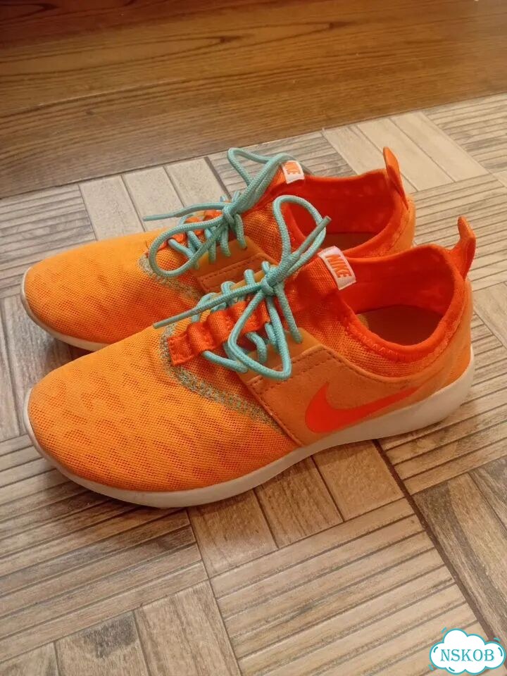 Кроссовки Nike женские фото 2