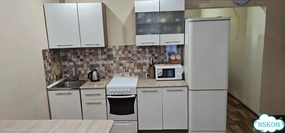 Квартира-студия, 33 м², 1/10 эт. фото 3