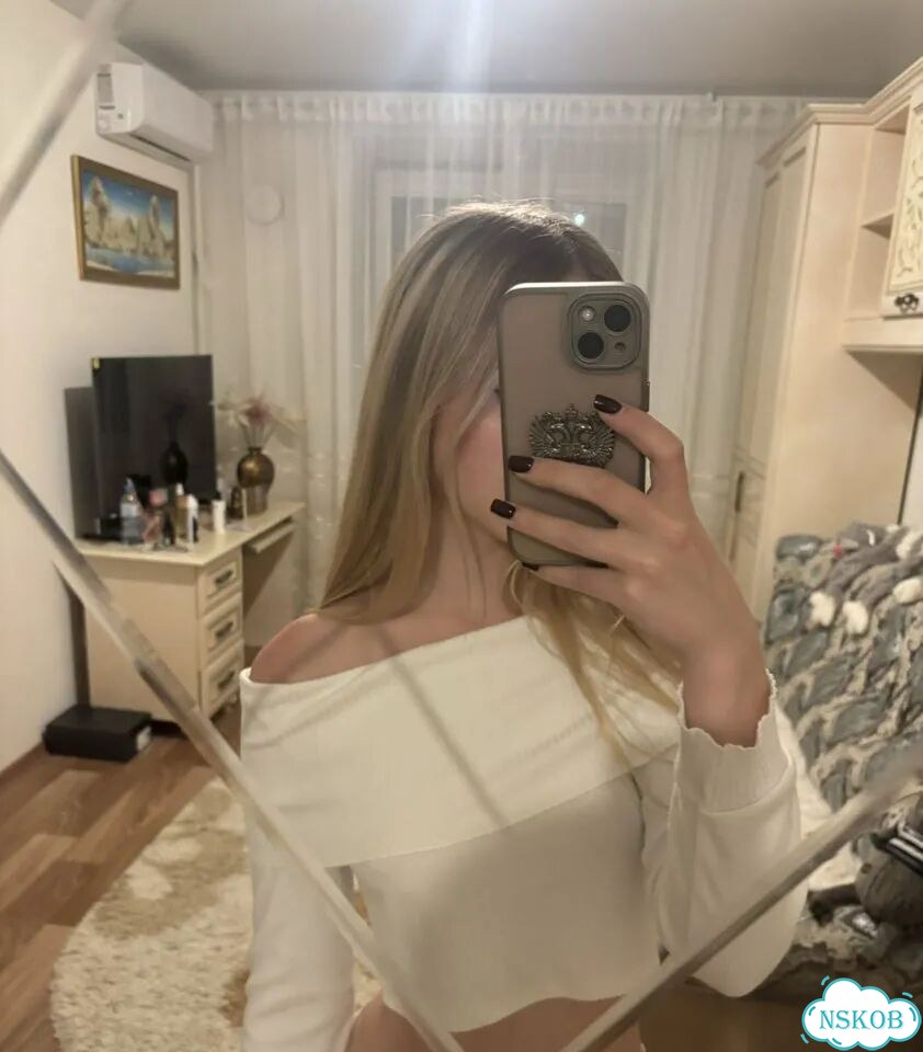 Кофта с открытыми плечами фото 2
