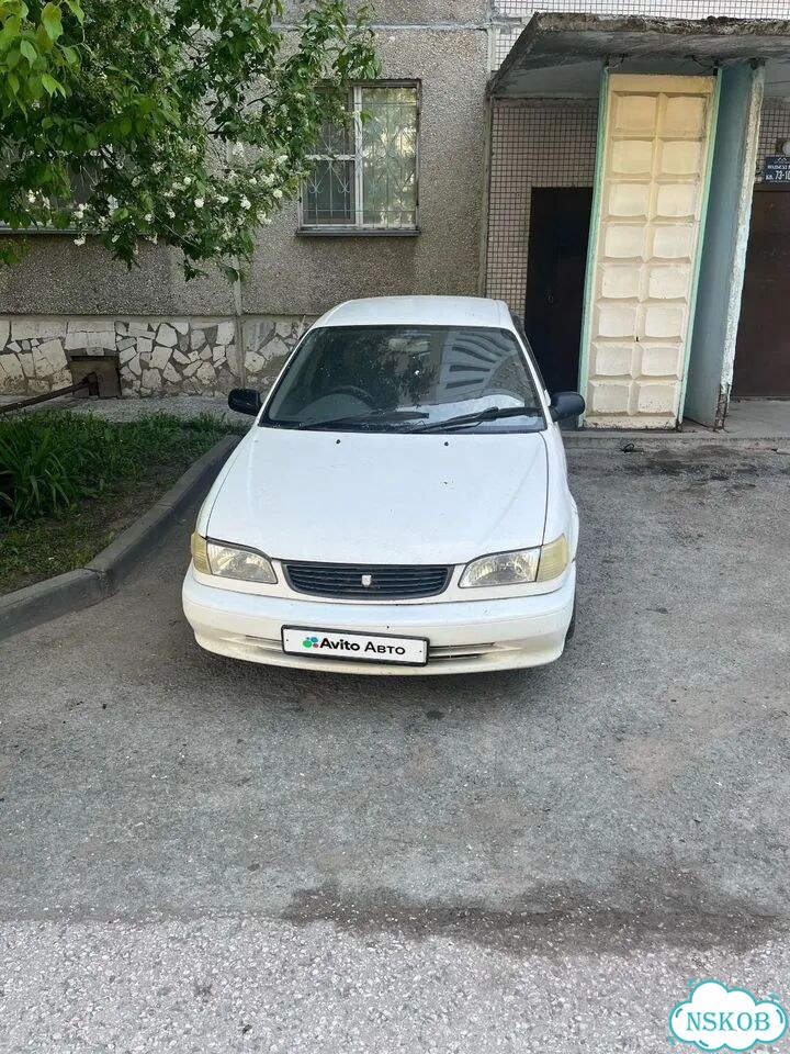 Toyota Corolla 1.3 AT, 1998, битый, 570 000 км фото 1