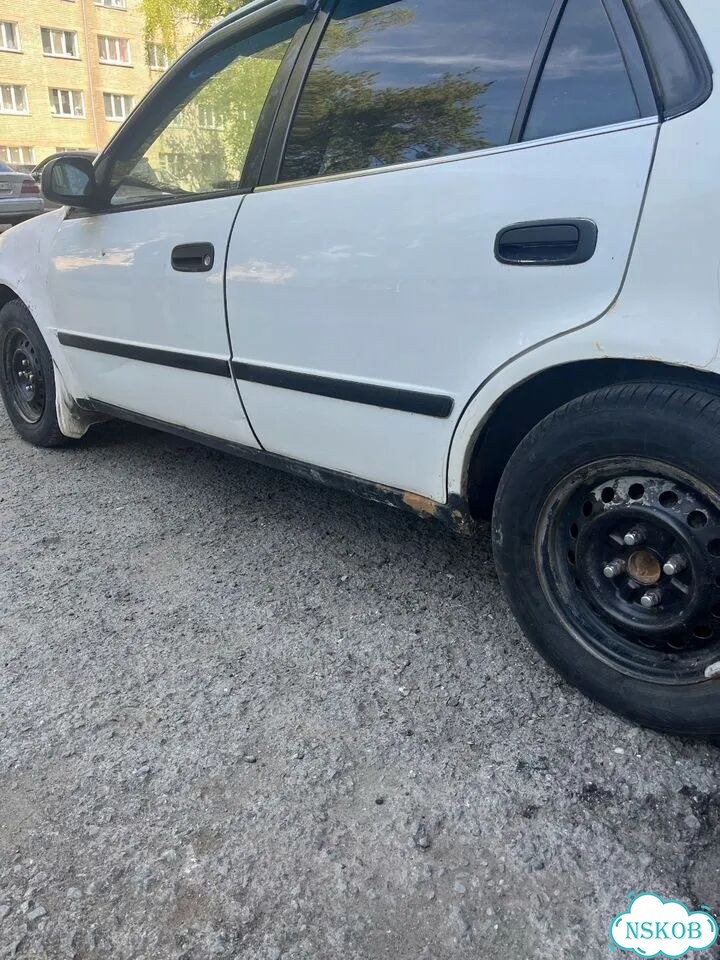 Toyota Corolla 1.3 AT, 1998, битый, 570 000 км фото 5