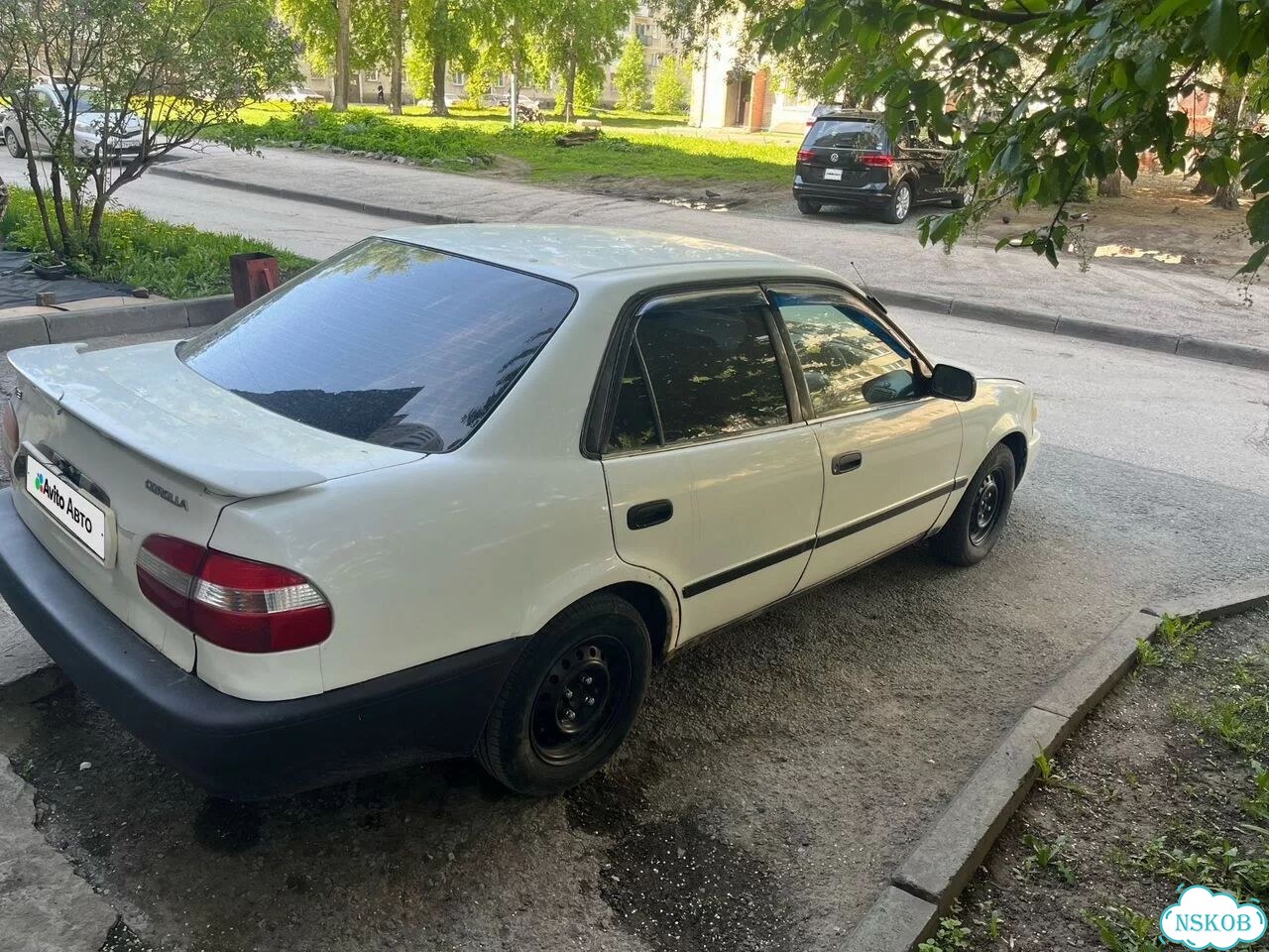 Toyota Corolla 1.3 AT, 1998, битый, 570 000 км фото 7