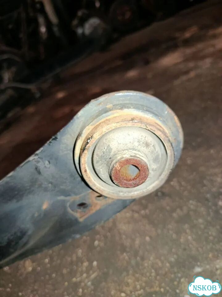 Балка подвески Nissan Sunny FB14 (зад) фото 6