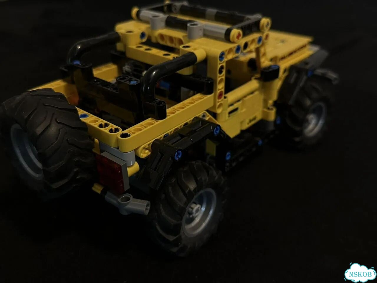 Lego technic 42122 Jeep Wrangler фото 2