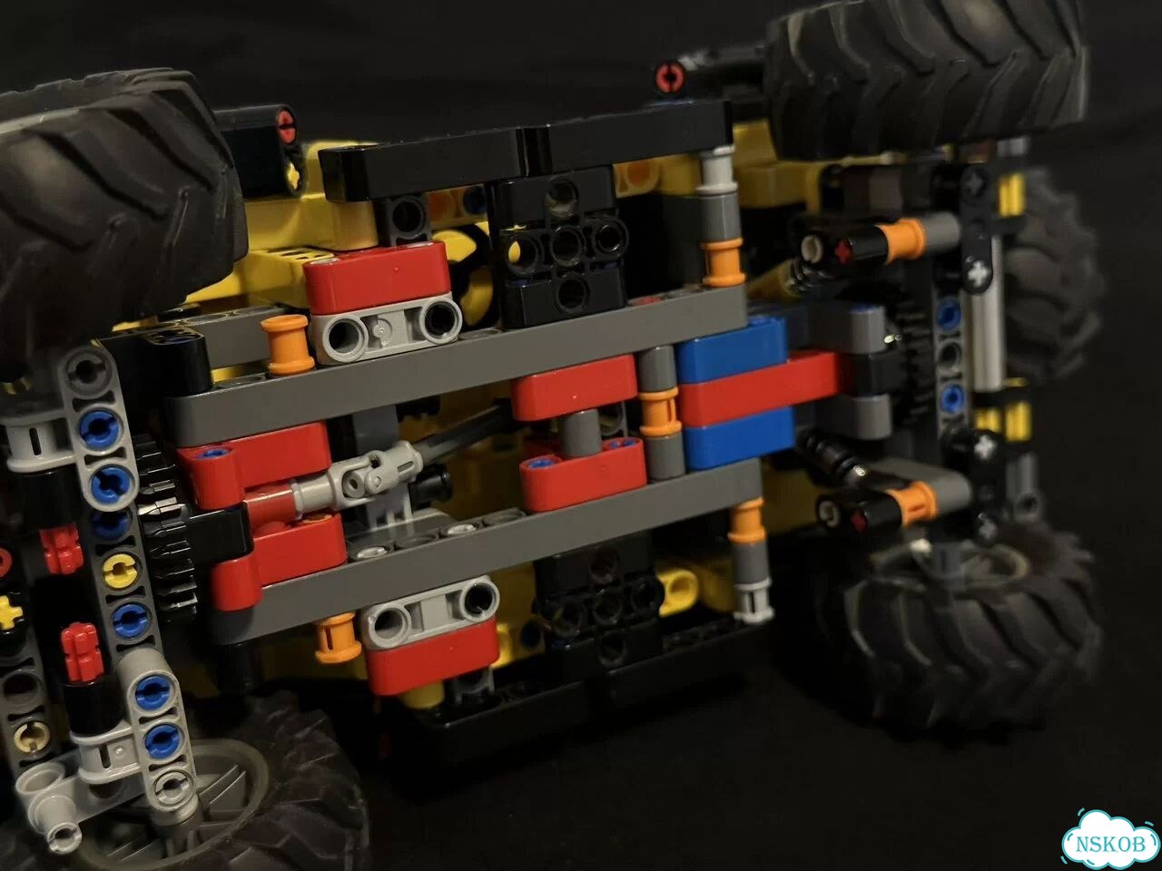 Lego technic 42122 Jeep Wrangler фото 6