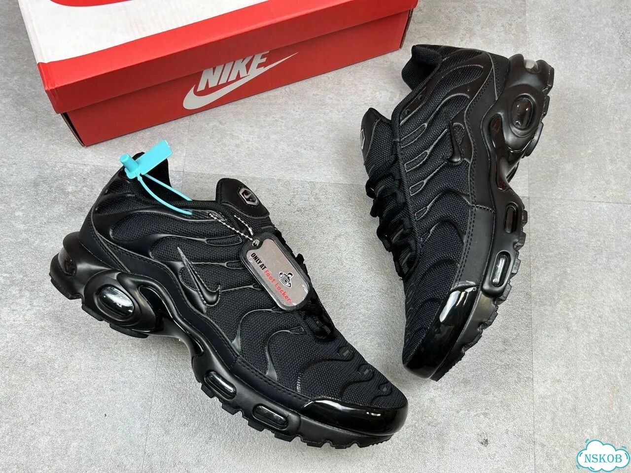 Кроссовки Nike Air Max Plus фото 1