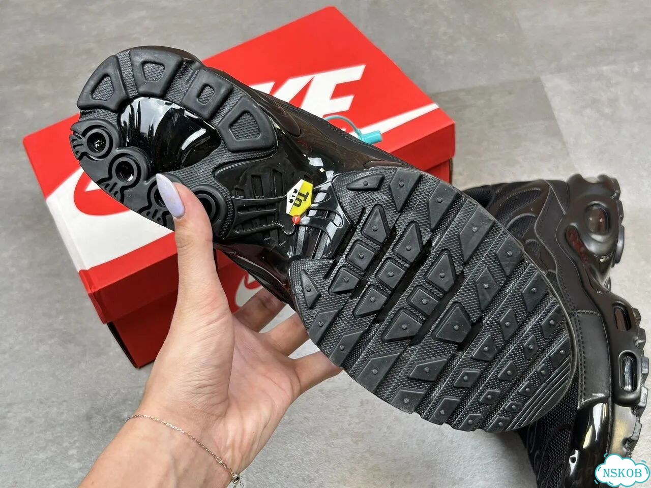 Кроссовки Nike Air Max Plus фото 10