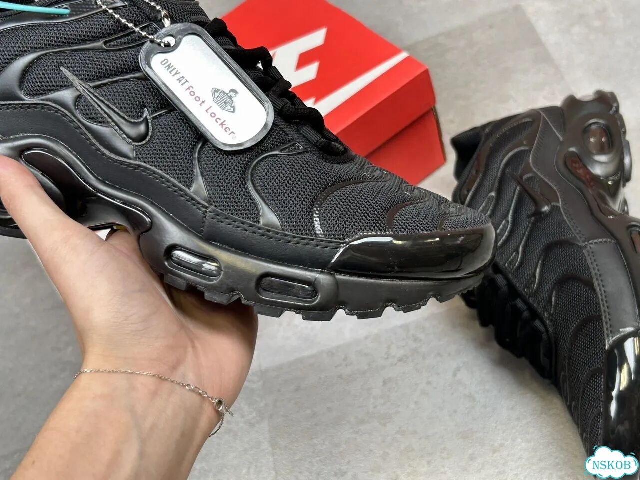 Кроссовки Nike Air Max Plus фото 2