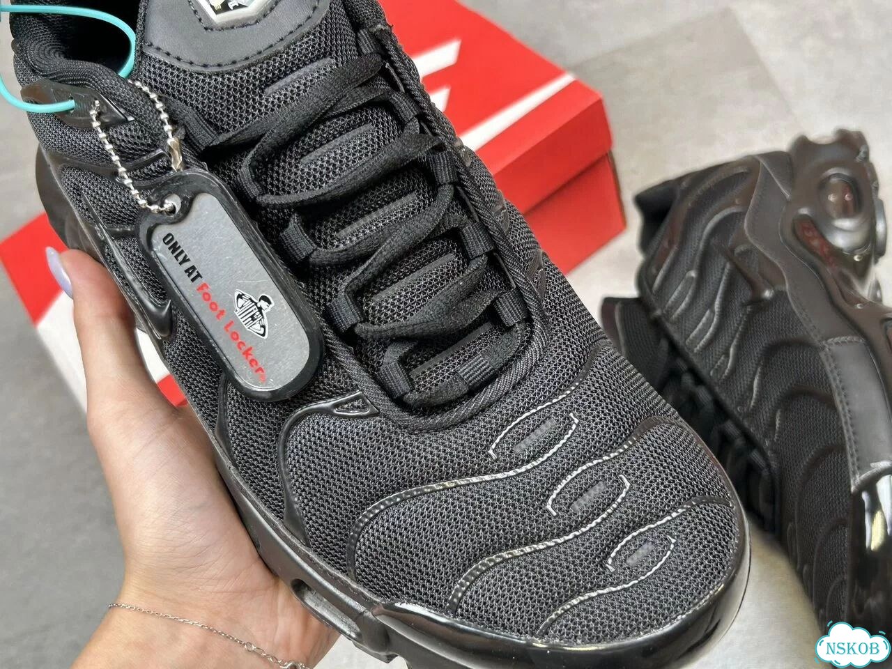 Кроссовки Nike Air Max Plus фото 3