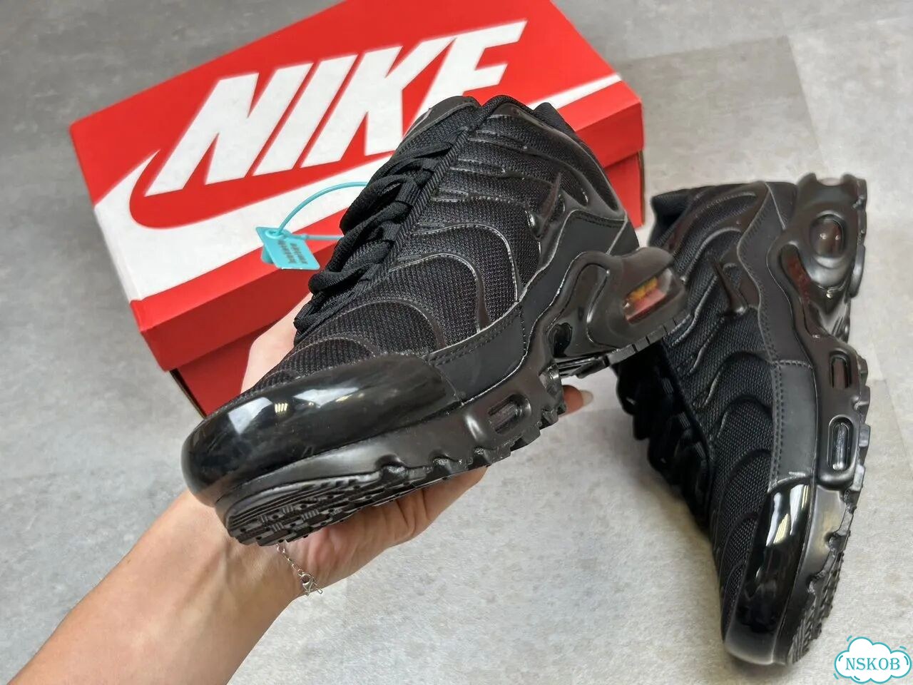 Кроссовки Nike Air Max Plus фото 9