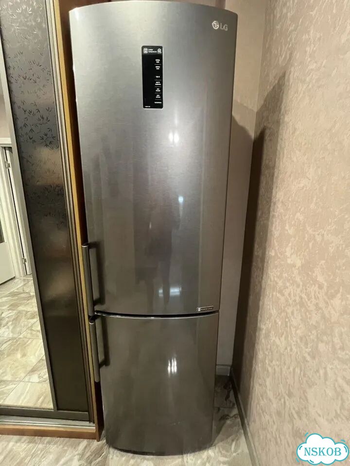 Холодильник двухкамерный бу LG фото 1