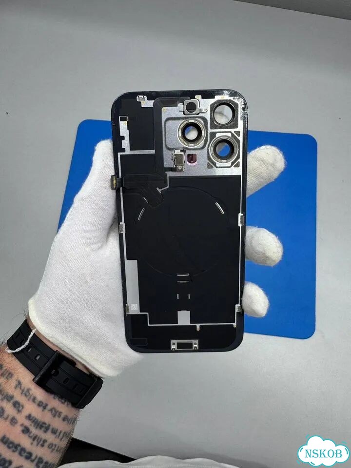 Заднее стекло iPhone 16ProMax Черное (в сборе) фото 2