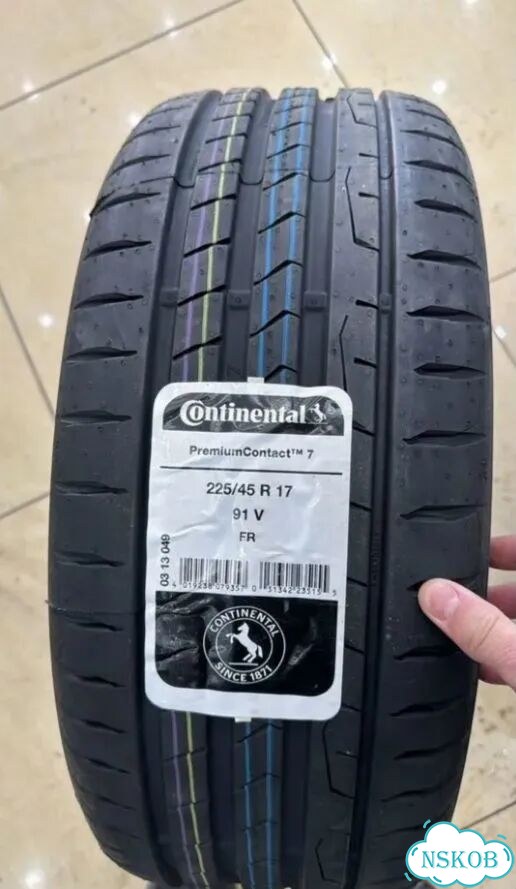 Continental PremiumContact 7 225/45 R17 фото 1