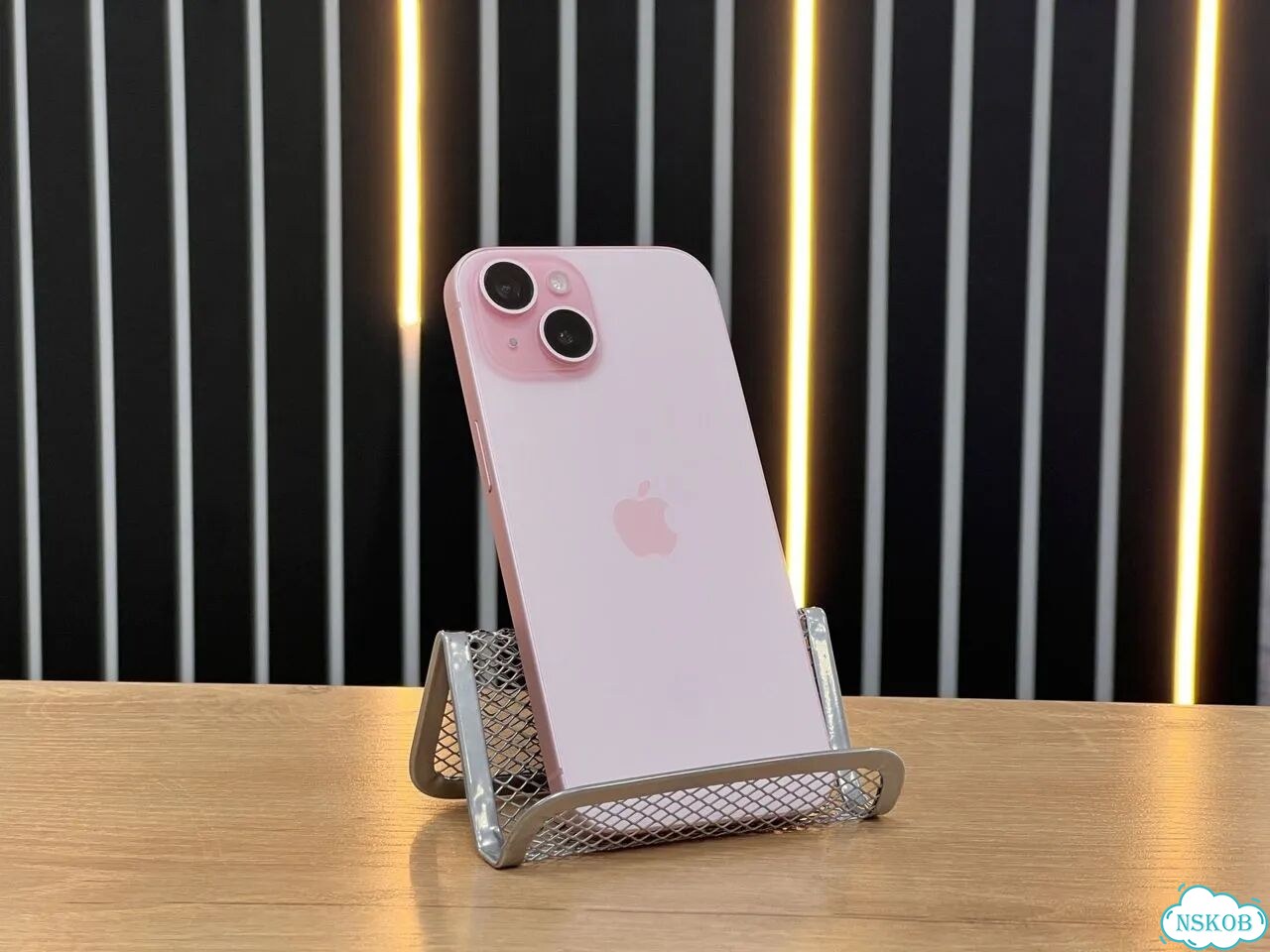 iPhone 15, 256 ГБ, SIM + eSIM фото 1