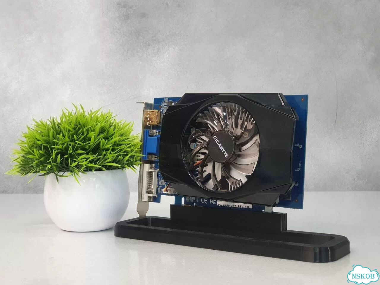 Видеокарта (Gigabyte, GT 430, 1Gb, gddr3, 128bit, nvidia, hdmi, VGA, DVI, , хорошее) фото 1