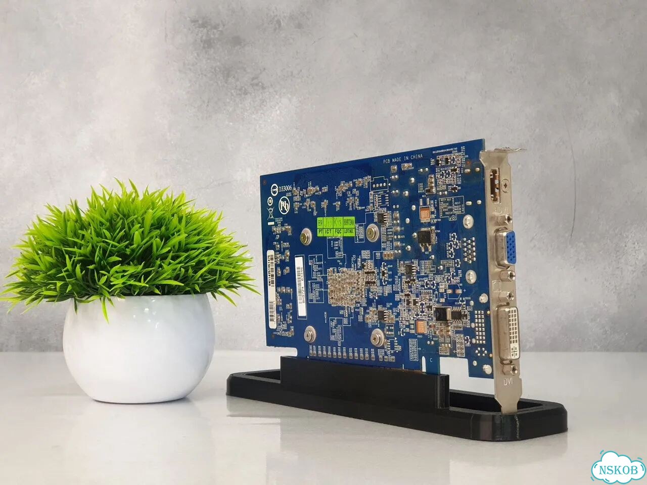 Видеокарта (Gigabyte, GT 430, 1Gb, gddr3, 128bit, nvidia, hdmi, VGA, DVI, , хорошее) фото 2