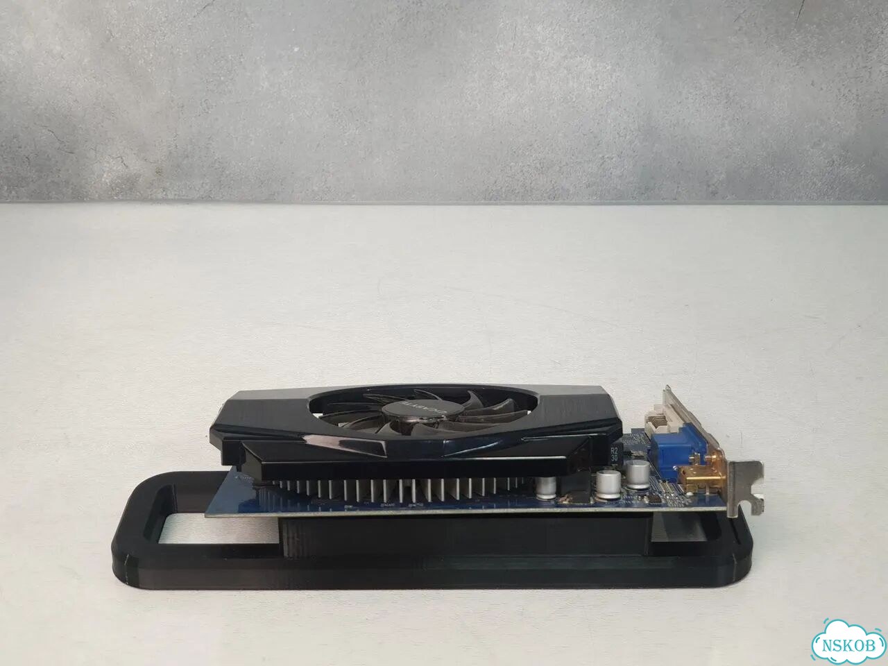 Видеокарта (Gigabyte, GT 430, 1Gb, gddr3, 128bit, nvidia, hdmi, VGA, DVI, , хорошее) фото 3
