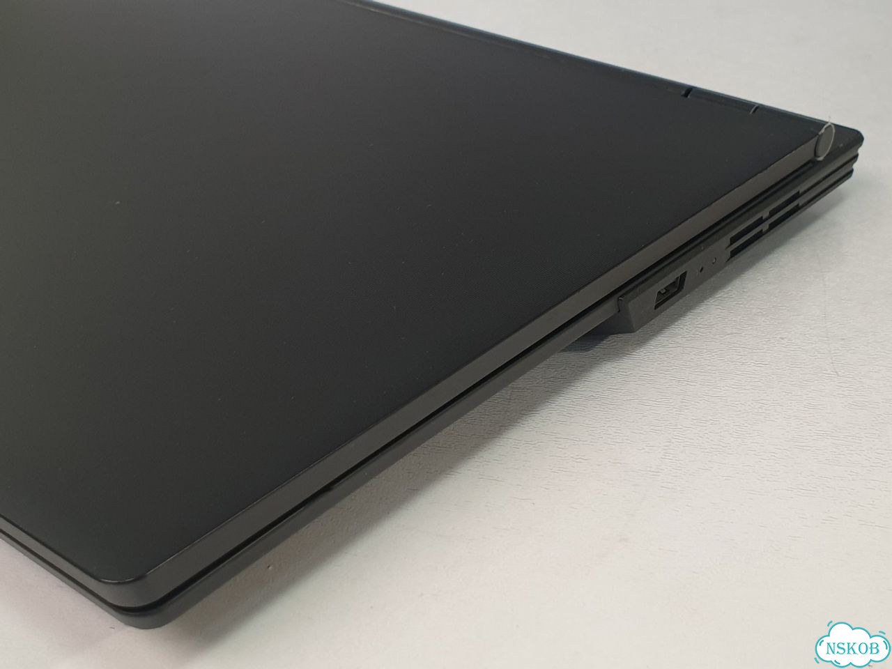 Ноутбук Lenovo legion Core i7 / GTX 1660 Ti фото 3